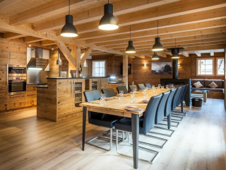 Les Couadzous 250 m² Samoëns  Centre / Domaine du Grand-massif à 1 km / 6 chambres / 7 sdb / Sauna & Jacuzzi